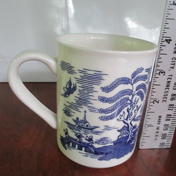 Vintage Blue Willow Mug English Ironstone Made in England - Picture 3 of 3